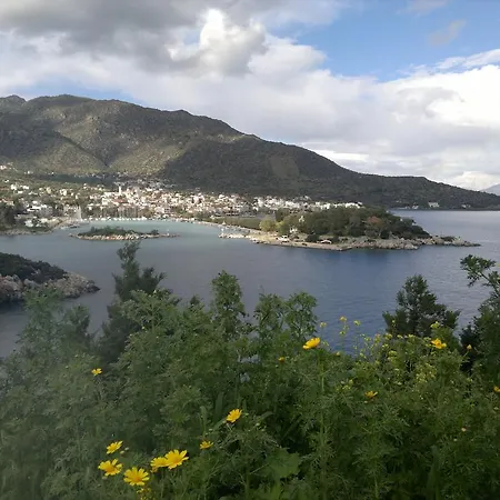 Studios Nikos Methana