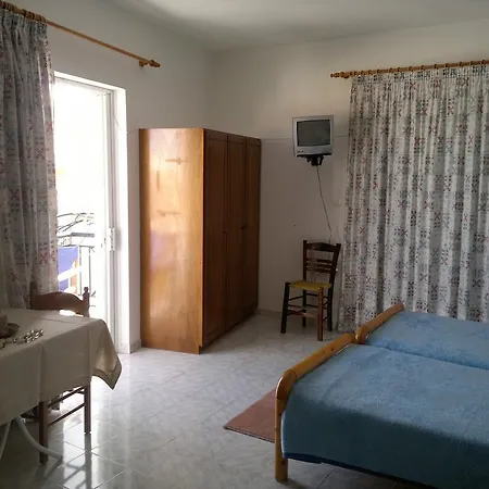 Apartment Studios Nikos